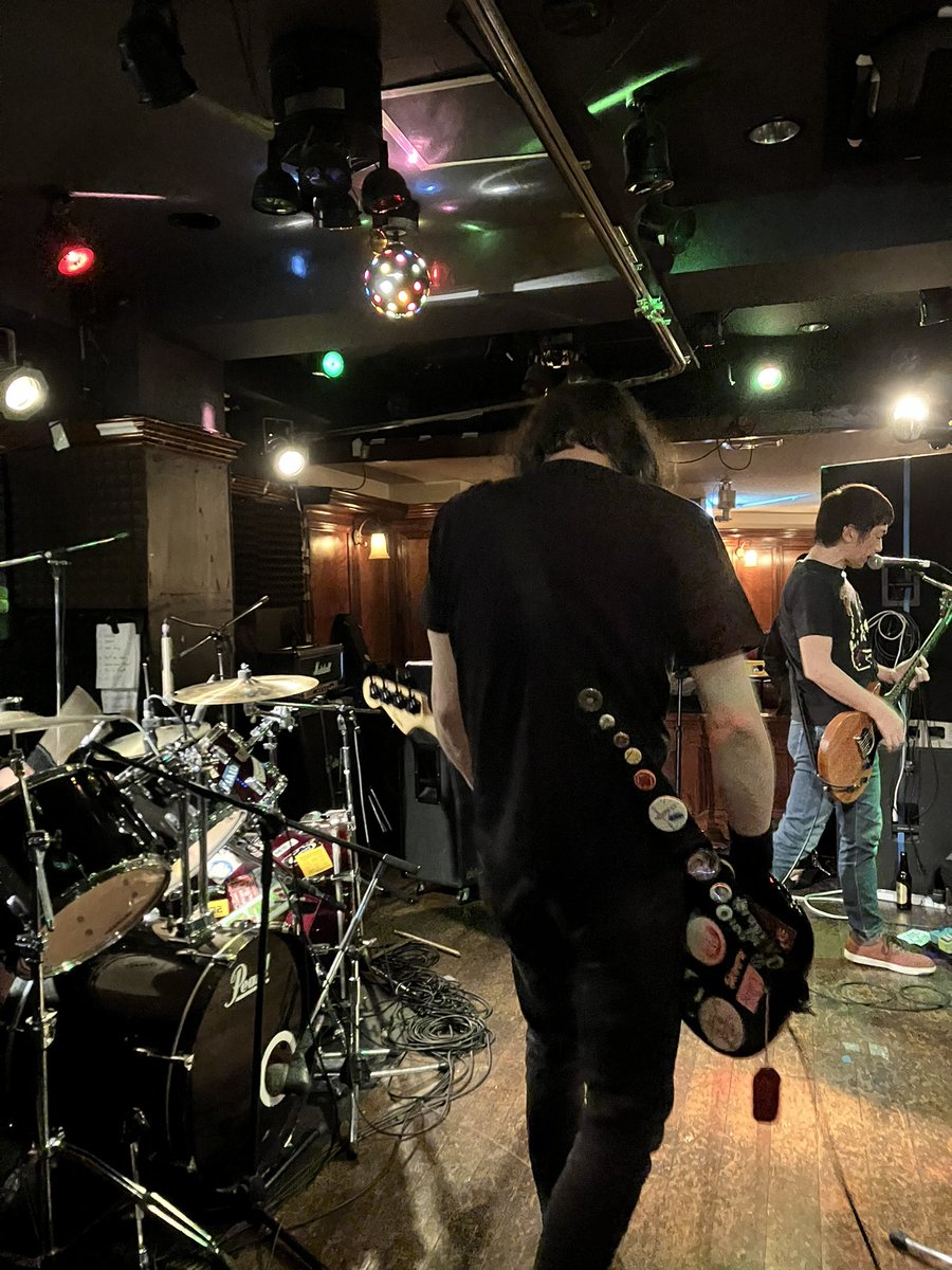 What goes upやNAVELとはお互いに何かリリース毎に一緒にライブをやらせてもらえることも多く刺激を受けてます🔥この夜の2バンドも原点を思い出させてもらいました。感謝🫶