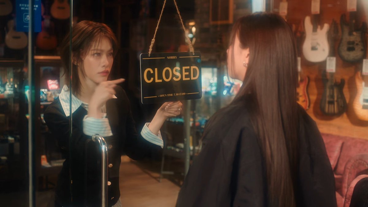 emibonnie colombia tweet media