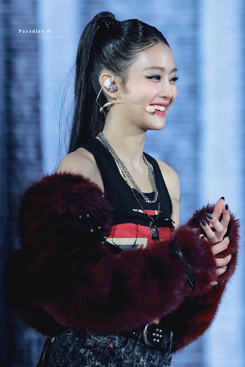 PRD_MN_23's tweet photo. 🖤

이런 스타일 진짜 너무 좋아요…🥺

#idle  #MINNIE #아이들  #민니 💜 https://t.co/R3C8L6SuaW