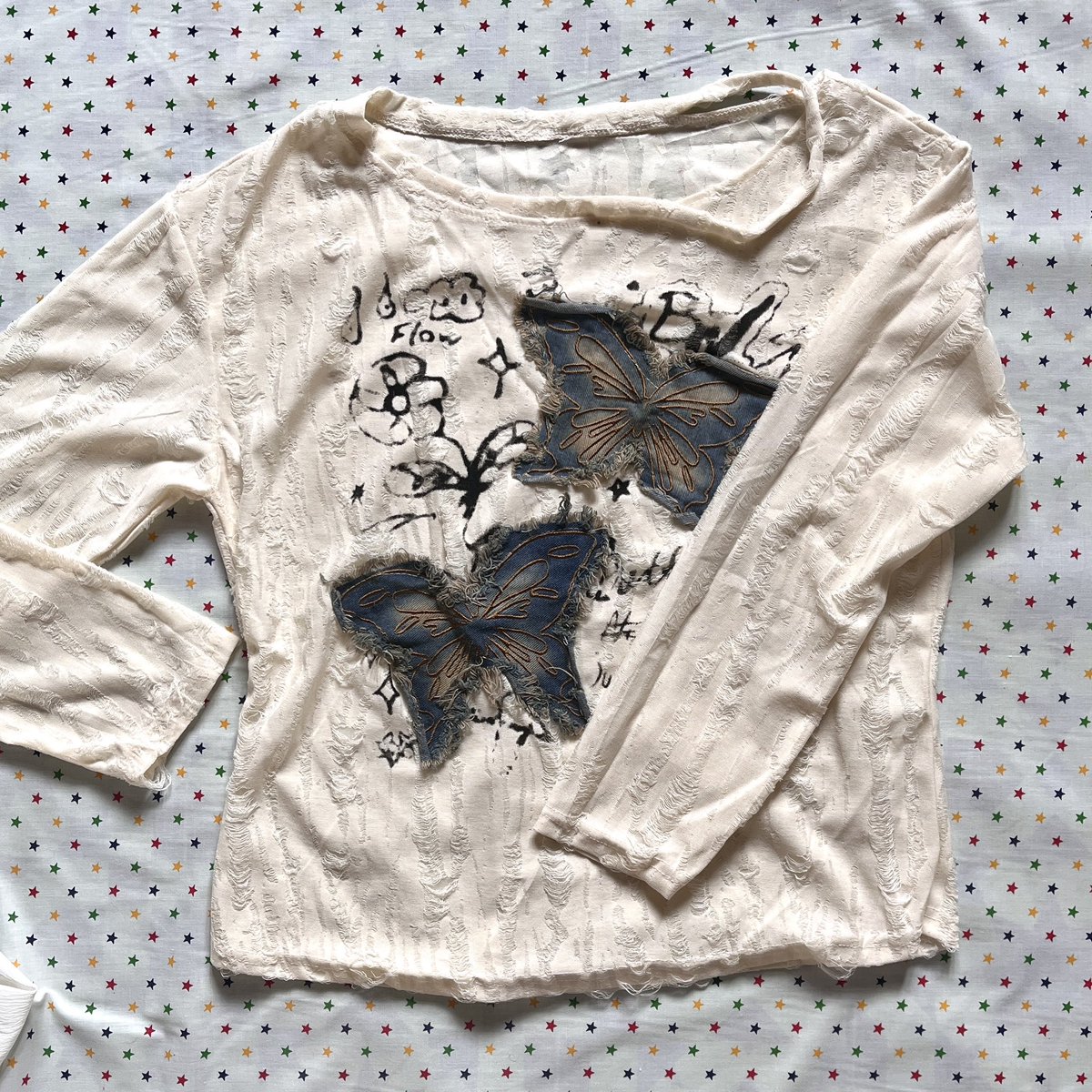 III เปิดไว้ส่งต่อเสื้อผ้า คสอ. หนังสือกฎหมาย 〰️ tweet media