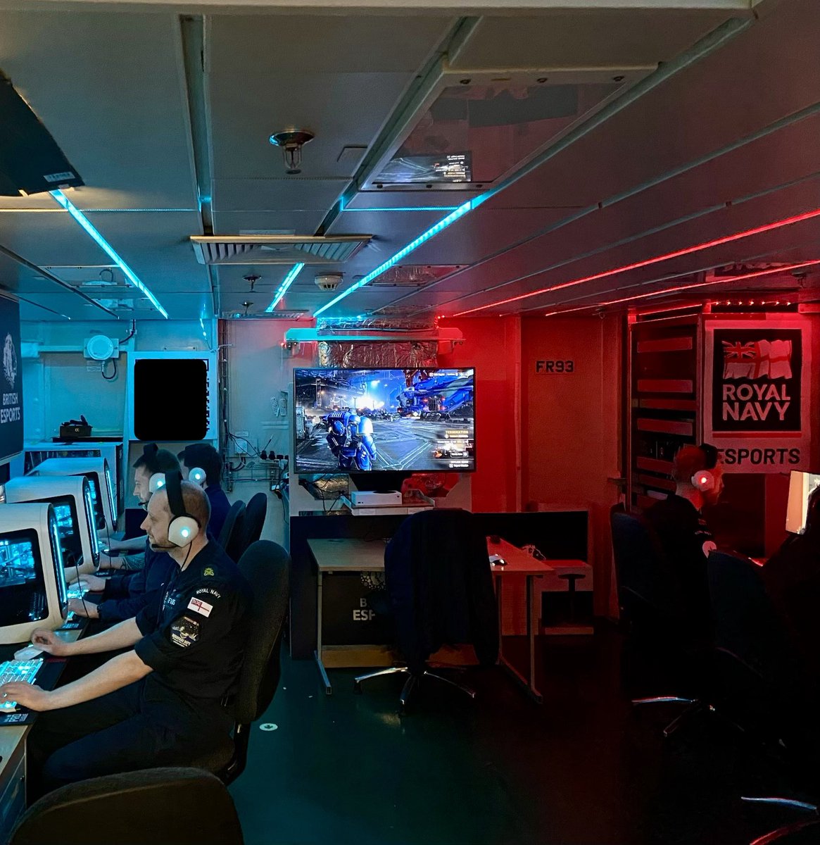 HMS Prince of Wales tweet media