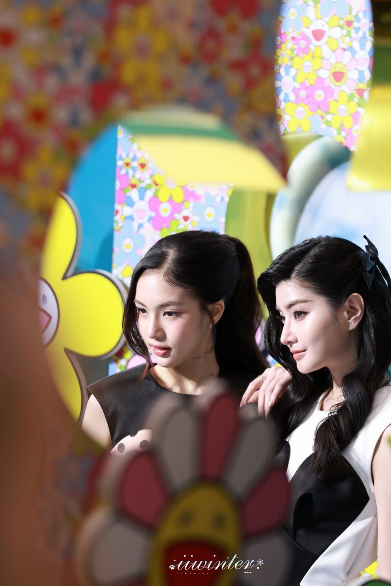 They are so beautiful today !💗 MARC JACOBS WITH MINE #MJDaisyxMine