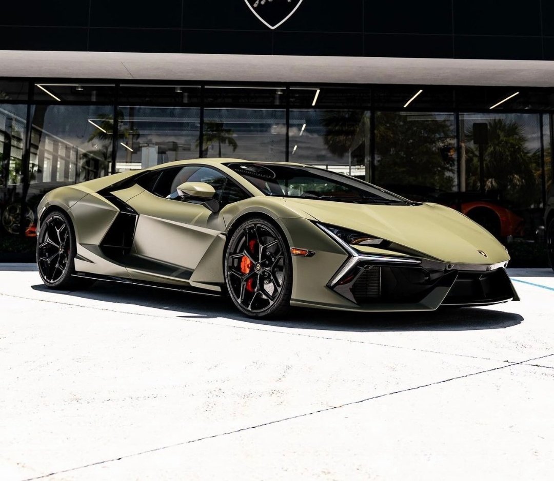 DailyLamboTM's tweet photo. Lamborghini Revuelto https://t.co/44MQpJ7Vbp