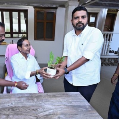 HarishReddyRDM's tweet photo. #NewProfilePic #KCROnceAgain https://t.co/HGnZA48NYG