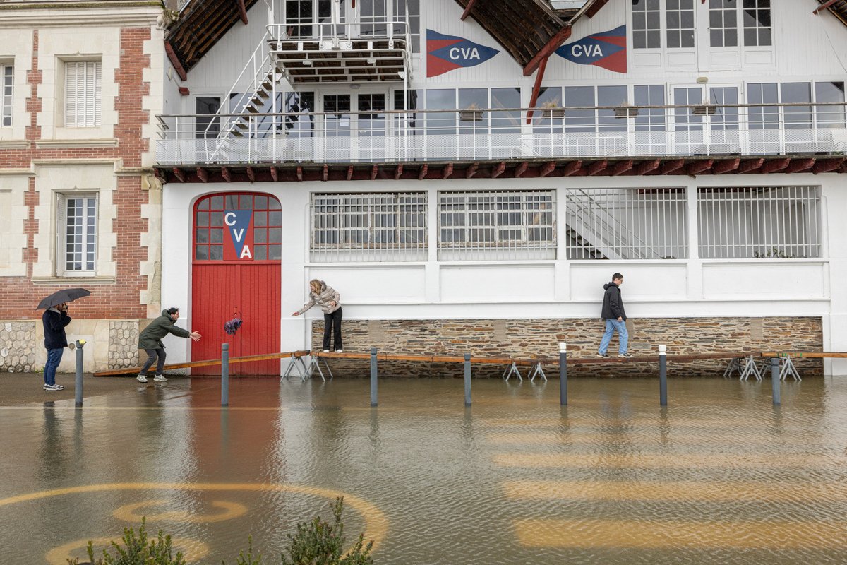 La cote de la Maine est descendue à 6,15 m ce mardi 24 février au matin, soit une baisse de 18 cm en 24 heures. La tendance devrait se poursuivre avec une accélération de la décrue. Ainsi, la cote de 5,90 m est attendue le mercredi 25 février, permettant d'envisager une sortie de