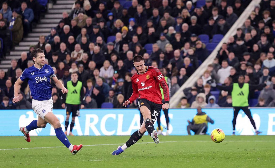 🚩 Since the turn of the year, Benjamin Šeško has scored 6 goals in just 363 minutes across all competitions. That’s a goal every 61 minutes on average.

Should he start on Sunday? 🤔