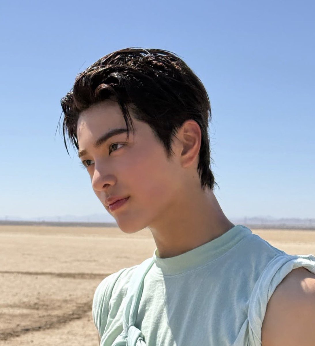 안건호 자연광 사진들 피부톤이 ㄴㅁ 좋음..