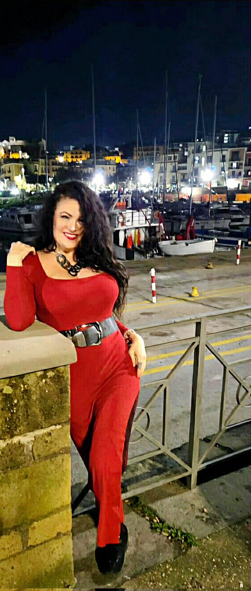 SitoErika's tweet photo. "Actually, the opposite of hate is not love, and the opposite of love is not hate; it is so clear, who could be mistaken? In reality, the opposite of love is false love: a love that pretends to be love, but is not."
(Osho)

#me #life #myjob #ilovemyjob #presentatrice https://t.co/tTbmEOOWZp