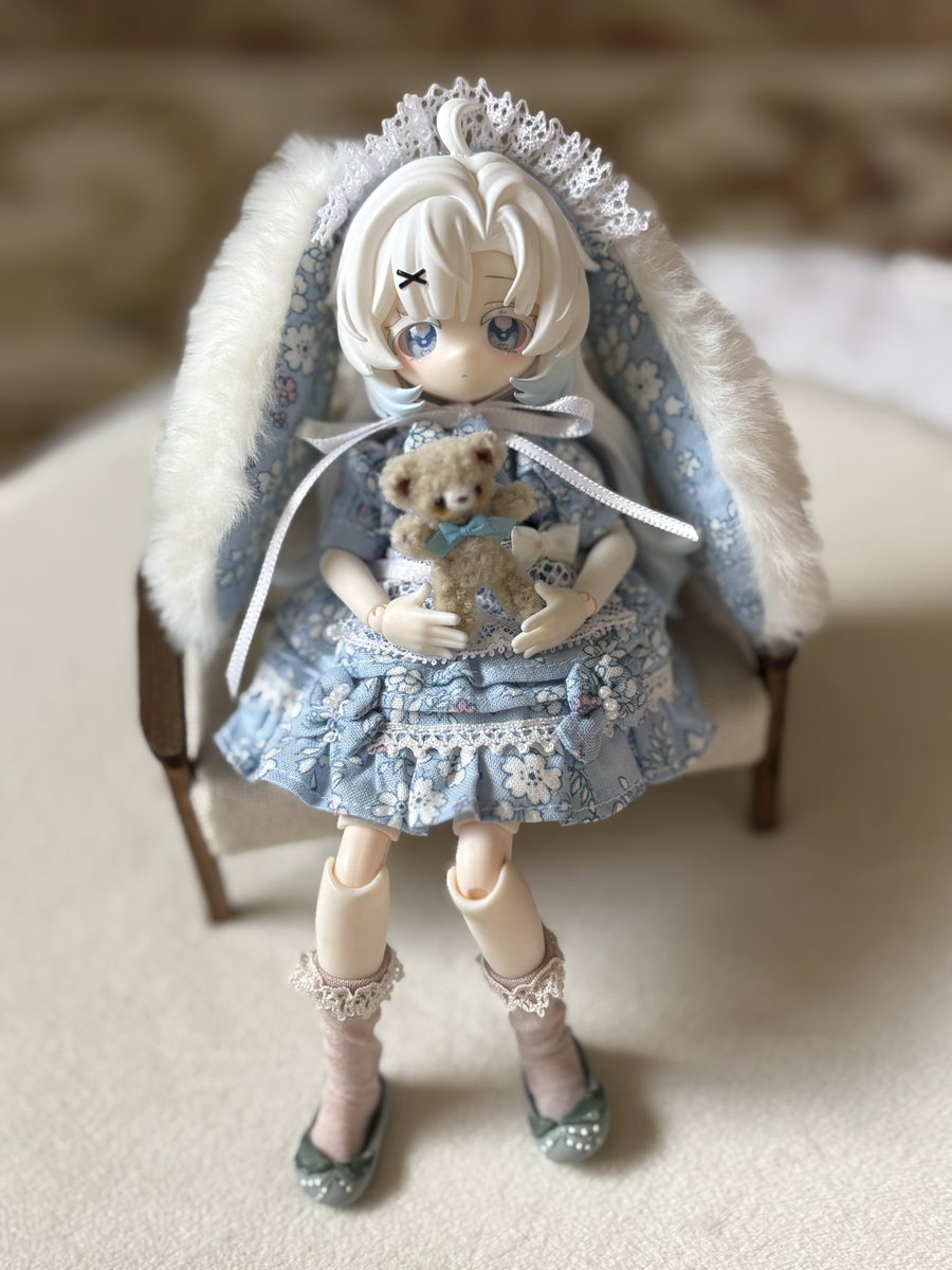neziren14's tweet photo. ドールショウでお迎えしたぷちポケ様(@nekoko213)のお洋服！お靴はnAnnAn様。テディベアはシファ様(@sifa_relair)☺️ぜったい欲しかったので手に入れられて嬉しい〜！ふわふわのうさ耳可愛すぎる！めちゃくちゃ似合う♡そしてくまちゃんのお顔の可愛さにめろめろ🥰
#造物之心 https://t.co/l0vV7POnEt