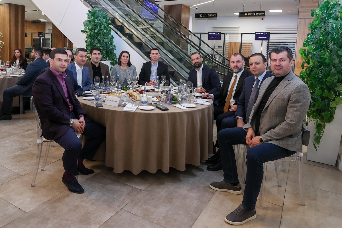 IsayevRamiz12's tweet image. #KOBİA rəhbəri Orxan m dəvəti ilə "Bakı Kob Evi"ndə təşkil olunan iftar süfrəsində iştirak etdim. İftar süfrəsi sadəcə yemək deyil — şükür, birlik və bərəkətin bir araya gəldiyi ən gözəl andır. Allah tutulan orucları qəbul etsin, süfrələrimizi daim bərəkətli etsin. 🌙
Xeyirli