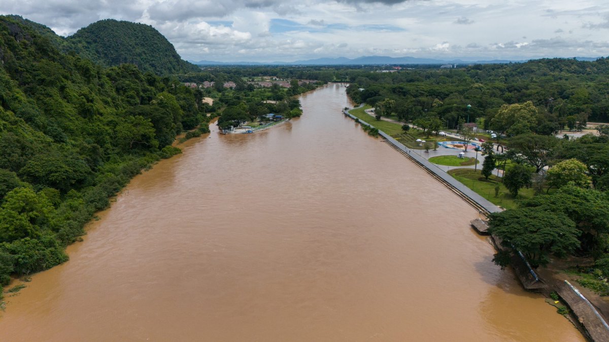 เคสแม่น้ำกก พบสารหนูในเล็บกับผมคนริมน้ำแล้ว บางคนแสดงอาการประสาท กล้ามเนื้อชาปลายมือปลายเท้า อ่อนแรง ระคายเคืองผิวหนัง มีความผิดปกติของสีผิว ตุ่มคล้ายตาปลา เยื่อโพลงจมูกอักเสบ โพลงจมูกทะลุ ปวดบวมเท้า ปัสสาวะออกน้อย 

รัฐบาลปล่อยปะละเลยจนคนริมแม่น้ำกกมีวันนี้กันได้ยังไงนะ โคตรโกรธ