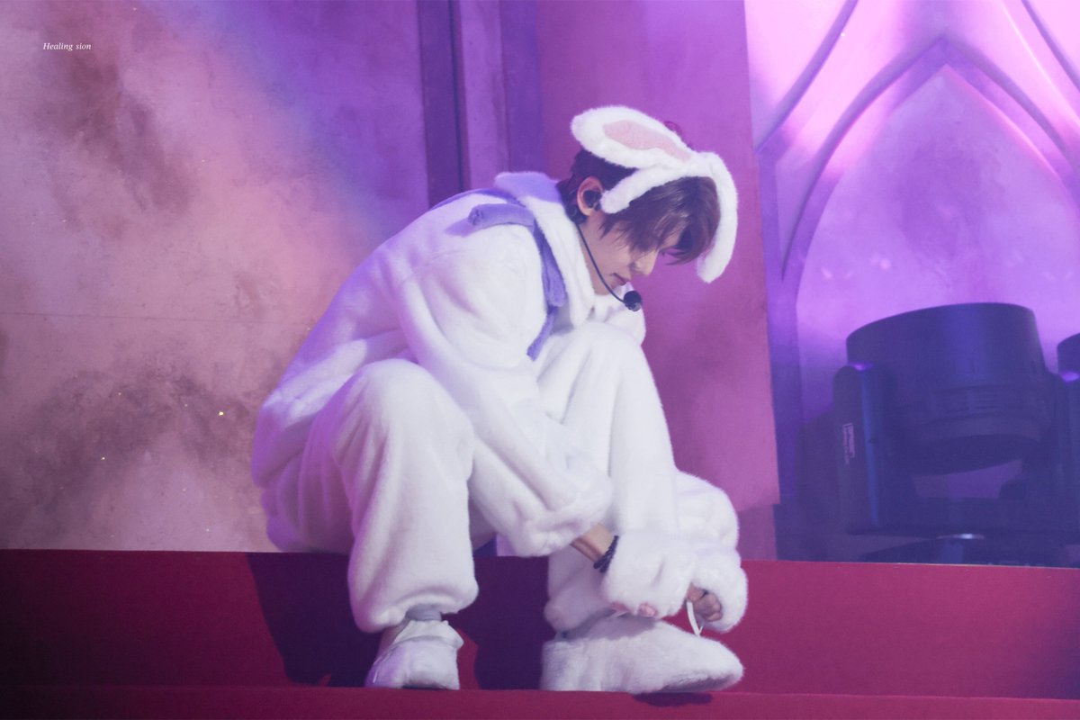 260221 👟💨

#시온 #SION #シオン
#NCT #NCTWISH #엔시티위시