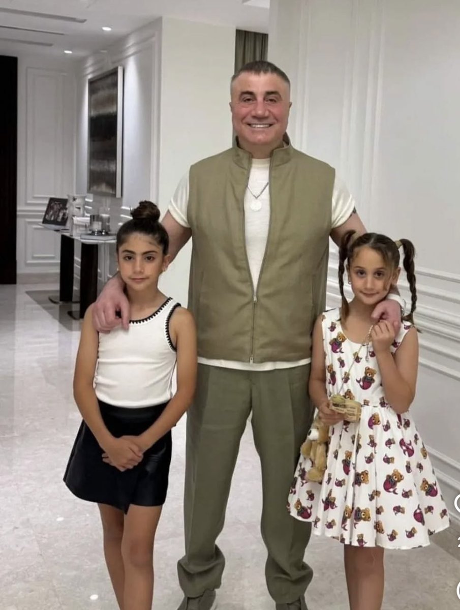 “Kim kız çocukları sebebiyle imtihana tabi tutulur da onlara güzel davranırsa, bu onun için ateşten koruyucu olur.” (Hz.Muhammed sav.)
<a href="/sedat_peker/">Sedat Peker</a> #SedatPeker