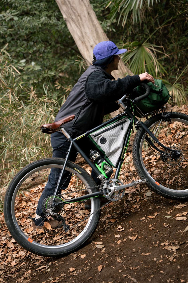 BLUE LUG tweet media