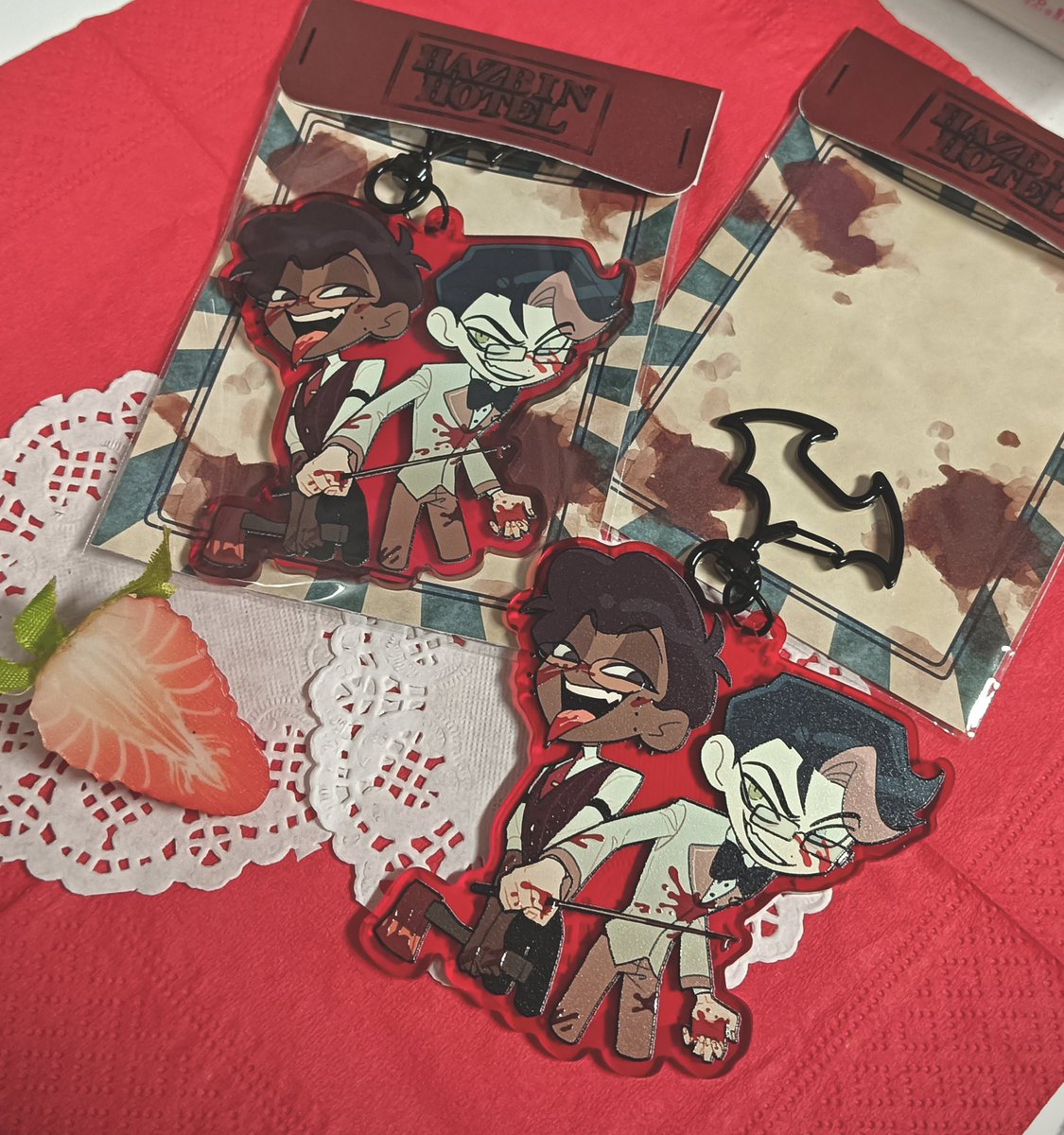 bAVJPH6zixfLDlw's tweet photo. @molopu666 I'm so happy! I bought two! I love them so much, I even took pictures. Thank you so much for making them!!! 😭😭😭❤️❤️❤️ https://t.co/ysPwd7kjrn