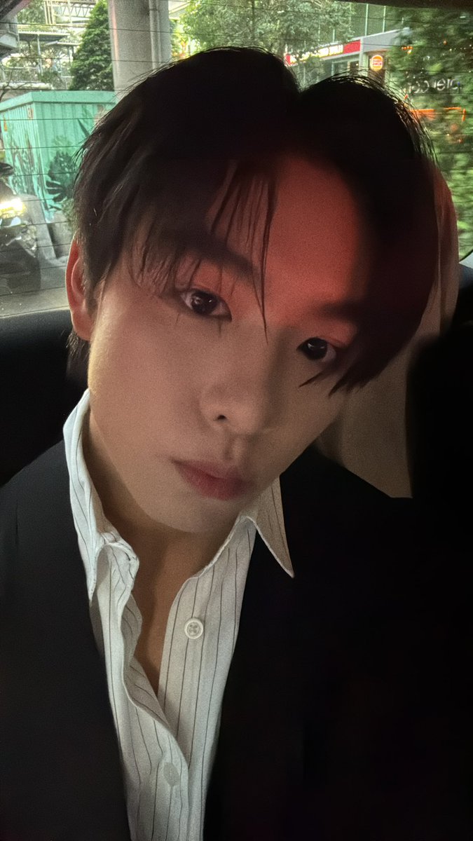 VVV รอผมแปป #VVV_DEBUTSTAGE