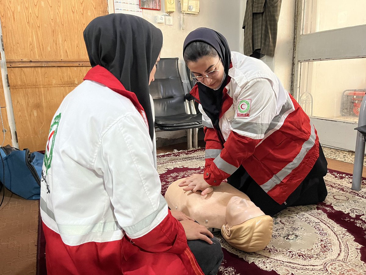 Mazandaran_rcs's tweet image. سه شنبه های امدادی #خواهران در #مازندران برگذاری کلاس آموزشی مدیریت خشم و باز آموزی مباحث #cpr  در شعب هلال احمر برگزار شد

#امدادنجات #هلال‌احمر #توان‌افزایی