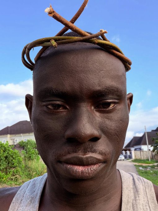 🚨 BREAKING NEWS 🚨  

Geh Geh the black Jesus has been crucified 

  A day after the death of the drug cartel 😞