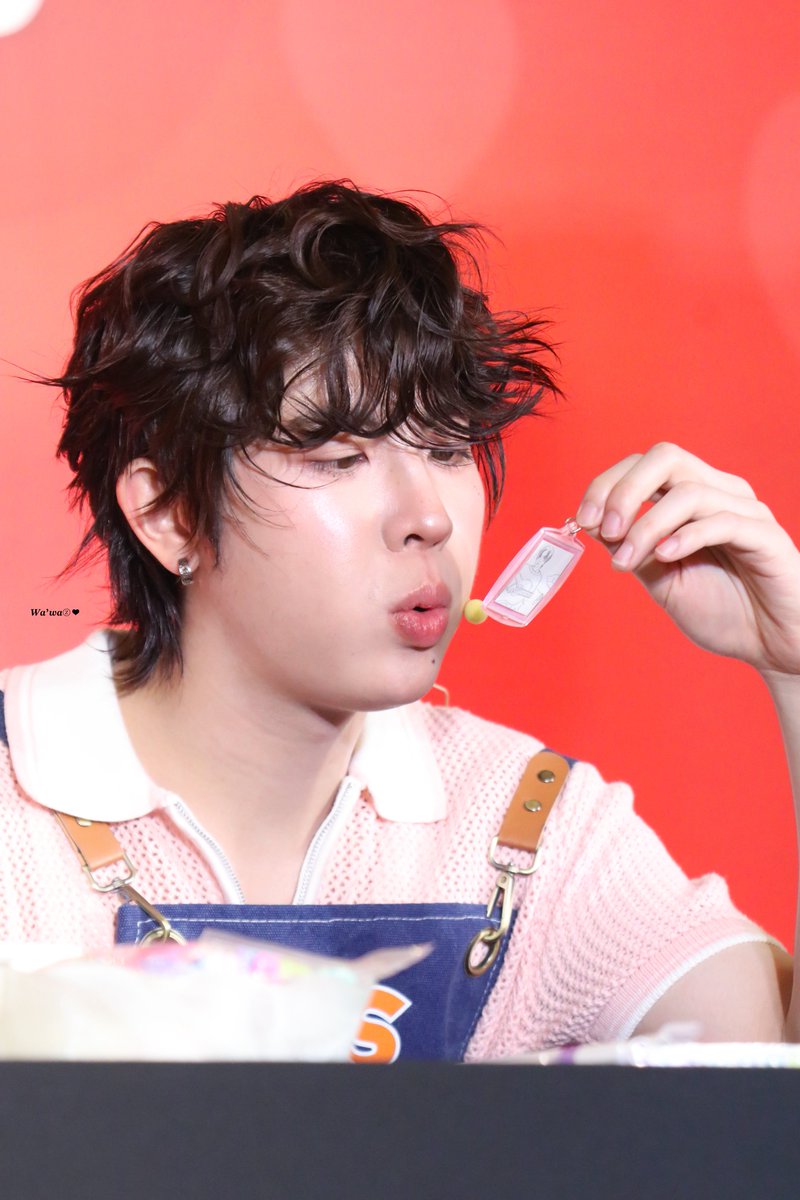 Wa_wazz's tweet image. หนูพัดแล้ว แต่มันก็ไม่แห้งอ่ามี๊ หนูเลยต้องเป่าฟู่วววๆ 😙🖼️

#B2SxFirstOne 
𓈒 ❤︎︎ ࣪ ˖ #TleFirstone #Firstone 𐔌❤︎  ͡ 𐦯