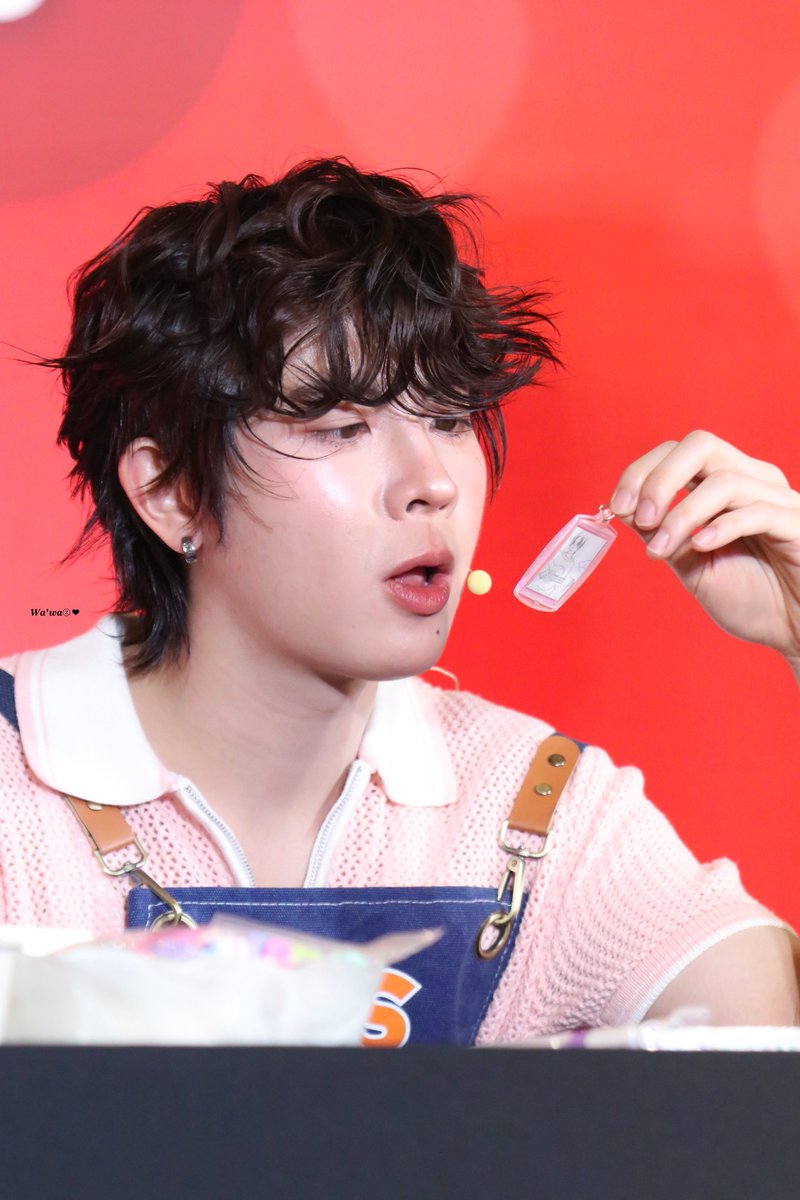 Wa_wazz's tweet image. หนูพัดแล้ว แต่มันก็ไม่แห้งอ่ามี๊ หนูเลยต้องเป่าฟู่วววๆ 😙🖼️

#B2SxFirstOne 
𓈒 ❤︎︎ ࣪ ˖ #TleFirstone #Firstone 𐔌❤︎  ͡ 𐦯