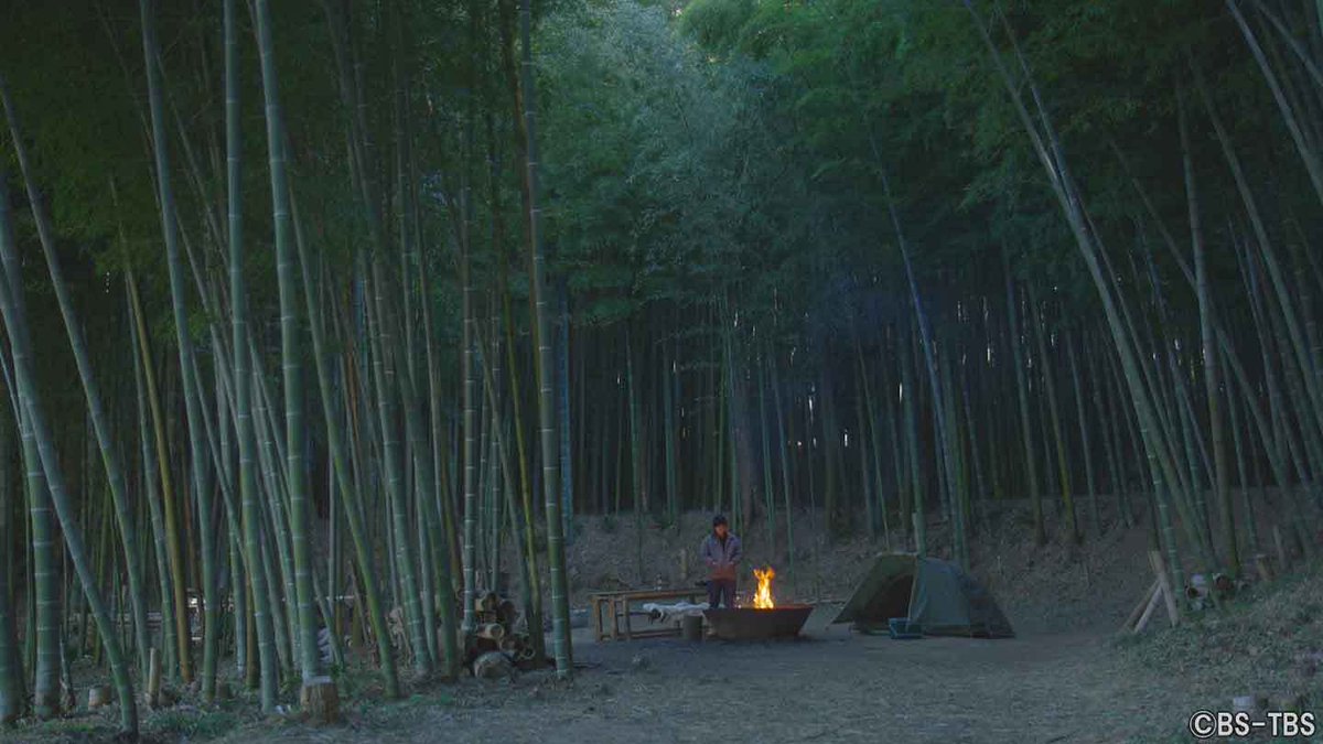 ⏰明日2/25(水)よる10時
「#ヒロシのぼっちキャンプ」

Season12
「茨城・竹林のキャンプ場へ」
「1月の夜と俺のお好み焼き」

焚き火場のピザ窯で、冷凍お好み焼きを焼き直したいヒロシ。
しかし、一向に温まらないピザに、ヒロシの困惑はどこまでも深く沈んでゆく…

👇TVer配信は2/26(木)正午～