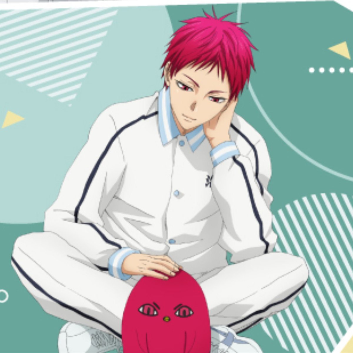 he looks extra tiny in this