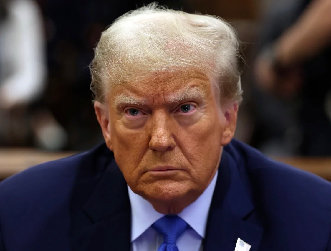 JUST IN: 🇺🇸🇮🇷 Tucker Carlson reportedly meets with President Trump, urging him not to take military action against Iran.