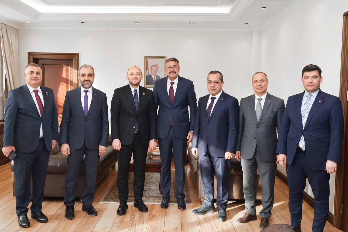 📍İçişleri Bakanlığı 

MÜSİAD Genel Başkanı Sayın Burhan Özdemir, MÜSİAD Genel Sekreteri Sayın Ahmet Dilsiz ve değerli yönetim kurulu üyelerine nazik ziyaretleri ve hayırlı olsun dilekleri için teşekkür ediyor; çalışmalarında başarılar diliyorum.