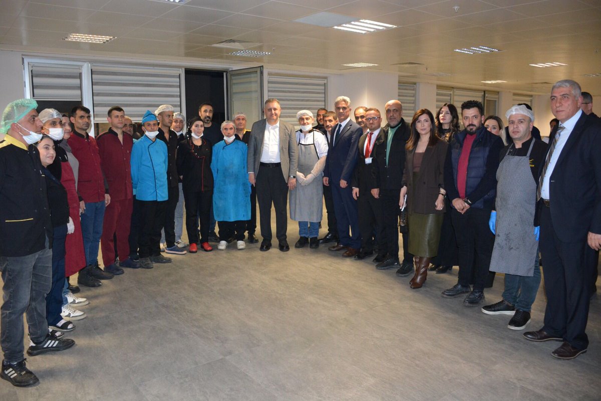 Birlikte Paylaşılan Sofra, Güçlenen Bağlar

Tatvan Devlet Hastanesi’nde Personele Yönelik İftar Programı Düzenlendi

Haber detayı ⬇️⬇️⬇️ 
instagram.com/p/DVJciuGDQZB/…
<a href="/acilafetgovtr/">T.C. Sağlık Bakanlığı Acil Sağlık Hizmetleri</a> <a href="/Bitlisism/">Bitlis İl Sağlık Müdürlüğü</a> <a href="/halksagligigm/">Halk Sağlığı Genel Müdürlüğü</a> <a href="/saglikbakanligi/">T.C. Sağlık Bakanlığı</a> <a href="/sbkhgm/">Kamu Hastaneleri Genel Müdürlüğü</a> <a href="/sbsggm/">Sağlığın Geliştirilmesi</a>
