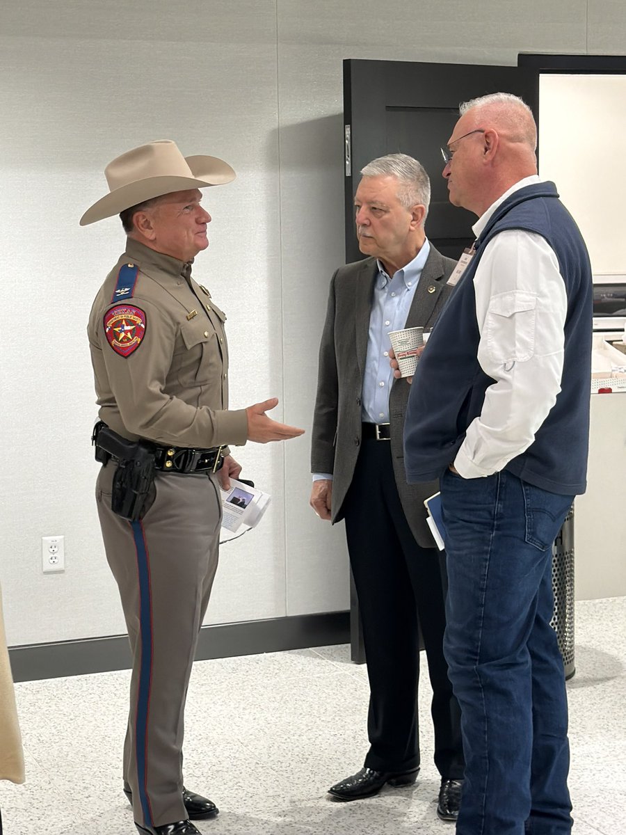 TxDPS's tweet image. This morning, DPS retirees had Coffee with the Colonels at DPS Headquarters in Austin. ☕️ Retired personnel were briefed on the latest happening around the state from Colonel Freeman F. Martin, and they heard an update on technology and training from the Texas Highway Patrol. We