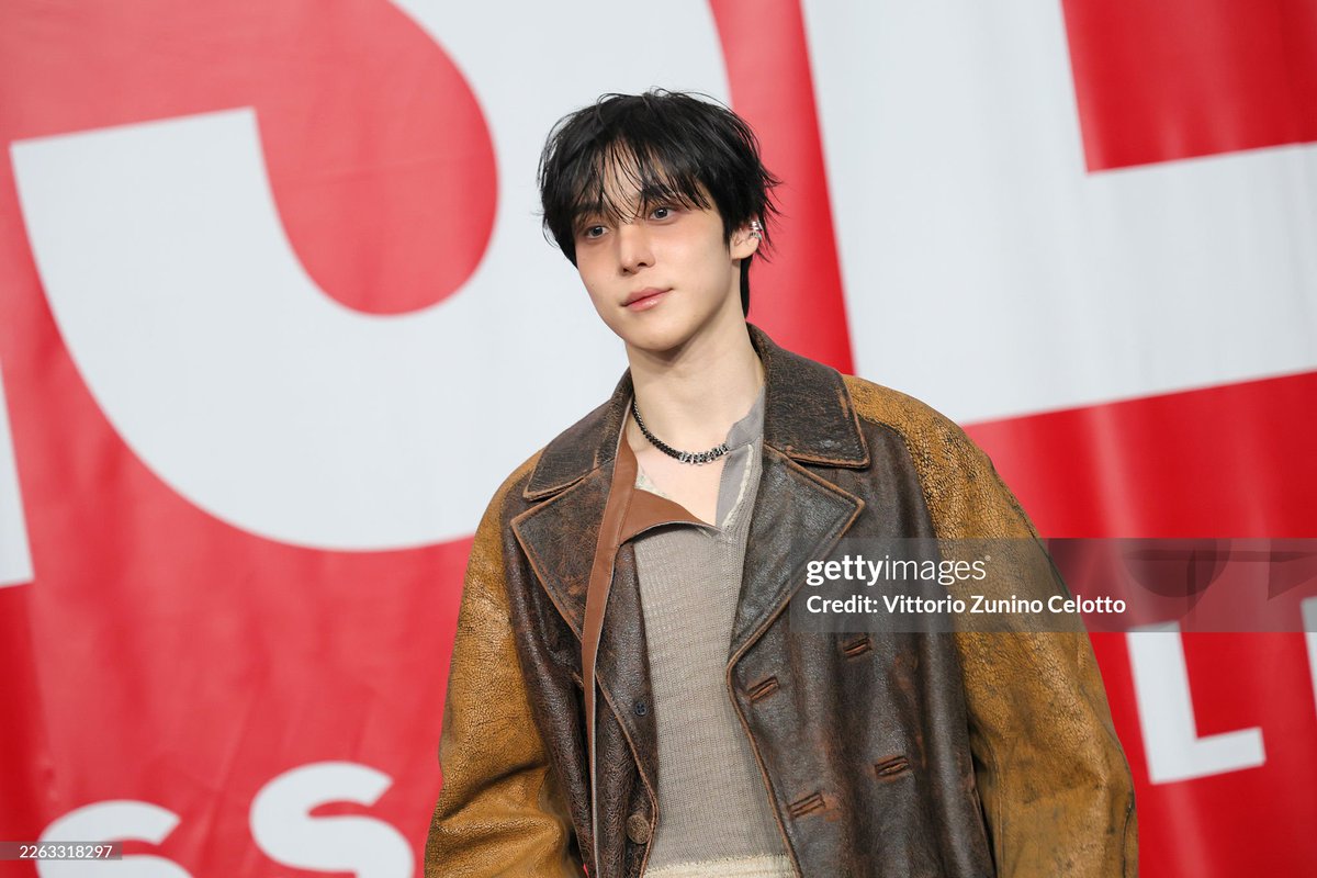 ATEEZUD's tweet photo. [📷] YUNHO attends the Diesel fashion show during the Milan Fall/Winter 2026/2027 Fashion Week

Photo by Vittorio Zunino Celotto

YUNHO AT MILAN FASHION WEEK
#YUNHO #윤호
#Diesel #DieselFW26
@ATEEZofficial @DIESEL https://t.co/X6nxe74Qrc