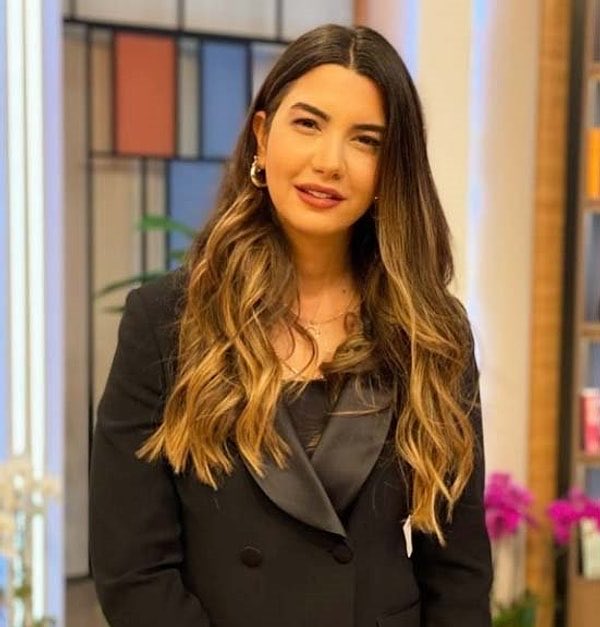 HaberKupur's tweet photo. Fulya Öztürk:

"Müslüman ülkede yaşıyorsun ilahiden rahatsız oluyorsun .

Ama yurt dışında çocukları kilisede görünce onlara sempatiyle yaklaşıyorsun." https://t.co/J7EWyWXklU