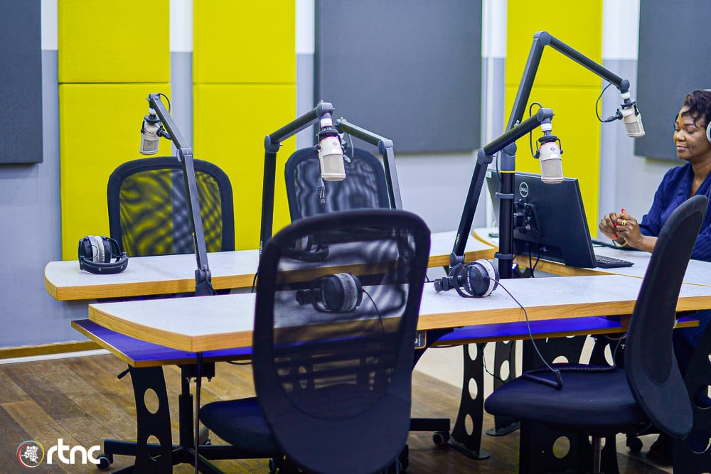 rtncofficielle1's tweet photo. Réformes de la RTNC : Relooking des Studios et  installation des nouveaux équipements numériques à la Radio 1 et 2. https://t.co/VUucSJYSJO