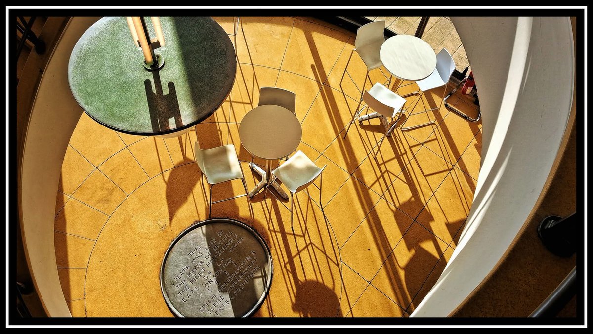 Flashlad70's tweet image. Strange yellow ball in the sky today, warm, and no rain....what's going on!🌞  #springisonitsway 🌻