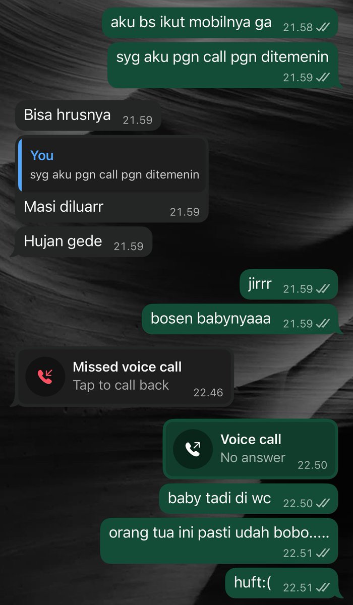 _doIls's tweet photo. Btw aku LDM sama suamiku dan pengen manja, liatlah dia yg baru selang 4 menit langsung melayang nyawanya https://t.co/vrETdhZgf1