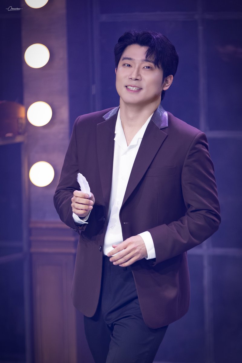 260224 스톤 커튼콜

마이클 役 | #이진혁 

미하일은 돌아가지 않았어🪽