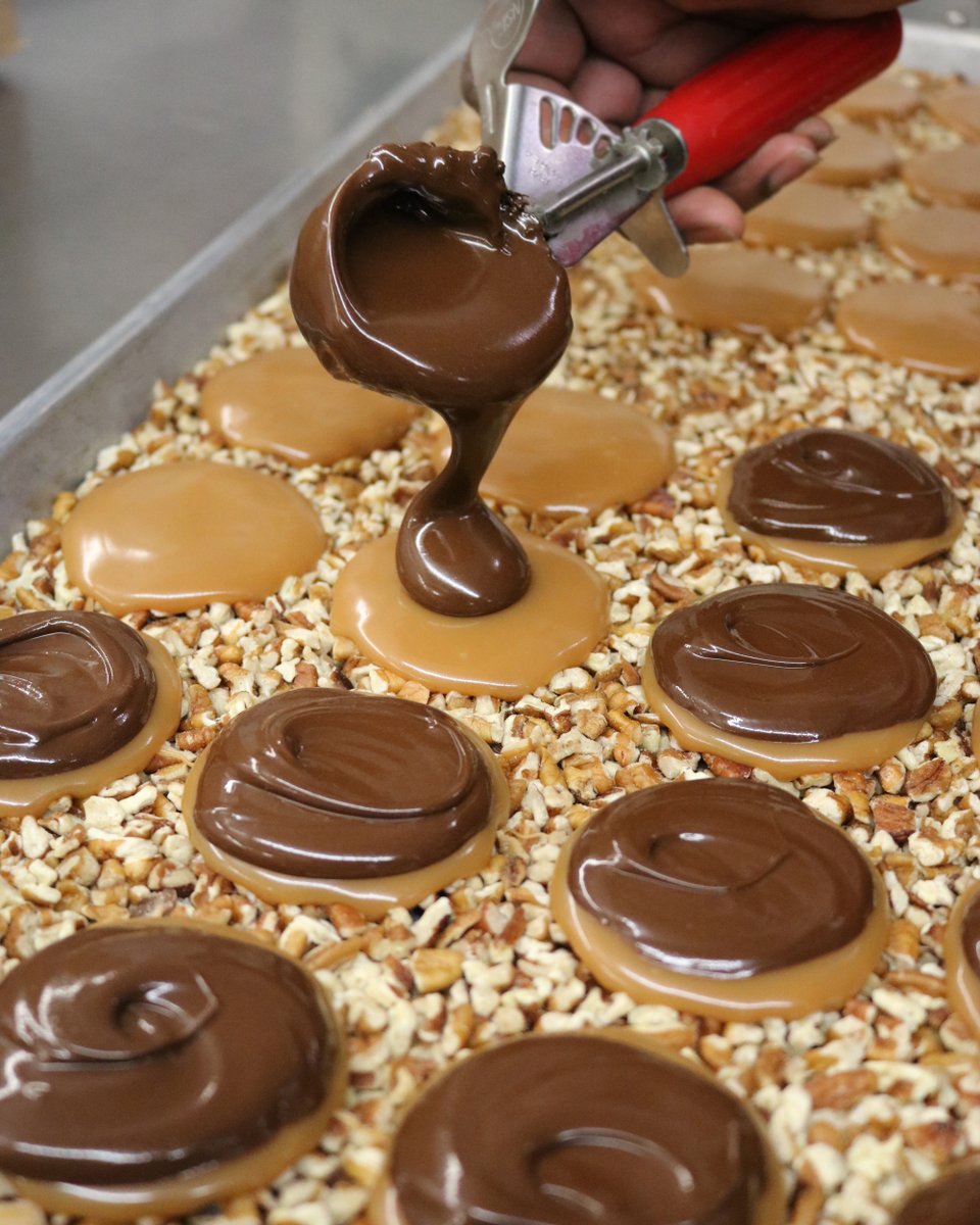 Savannah's Candy Kitchen tweet media