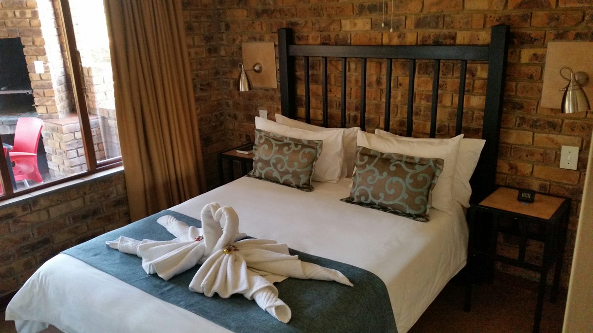 First_Group_ZA's tweet image. Surrounded by natural beauty and wide-open spaces, Manzi Monate offers the perfect balance of relaxation and adventure. 

Book your Manzi Monate getaway today!

Click Here: bit.ly/2ILorhX

#FirstExchange #ManziMonate #LimpopoGetaway #BushveldEscape