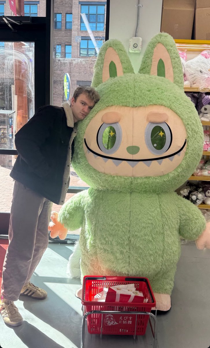 Leave it for tommyinnit to be 6 months late for the labubus