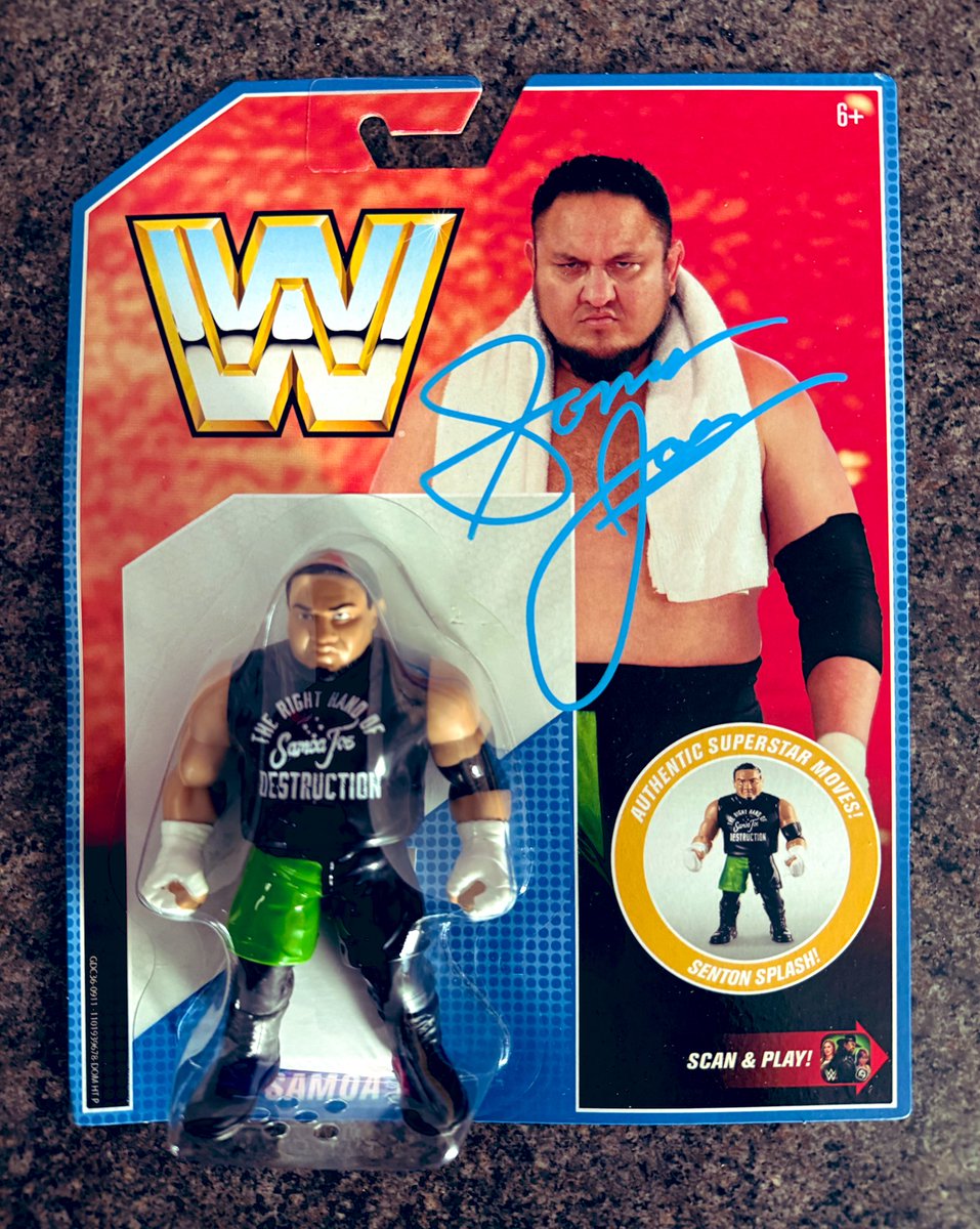 ShoneCold's tweet photo. 🟢🤙⚫️ @SamoaJoe 🟢🤙⚫️

Awesome to meet Samoa Joe at @ftlowrestling this weekend &amp; get my Retro signed 

Great auto and great guy. Thanks for coming over to see us 🇬🇧 

#JoeIsGonnaKillYou #hWo #FTLOW https://t.co/5xiXvQx2Ro
