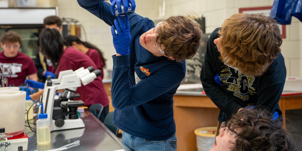 FairmontState's tweet image. Fairmont State University welcomed the opportunity to host this year's showdown to give local students a chance to see campus and learn about the academic opportunities right here in North Central WV! 

#FairmontState #AGreatPlace #ScienceShowdown