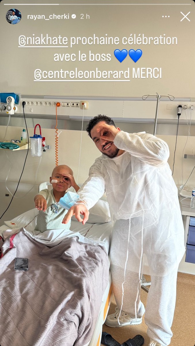 🚨 𝗥𝗔𝗬𝗔𝗡 𝗖𝗛𝗘𝗥𝗞𝗜 🇫🇷 𝗘𝗧 𝗠𝗢𝗨𝗦𝗦𝗔 𝗡𝗜𝗔𝗞𝗛𝗔𝗧𝗘́ 🇸🇳 𝗢𝗡𝗧 𝗥𝗘𝗡𝗗𝗨 𝗩𝗜𝗦𝗜𝗧𝗘 𝗔̀ 𝗗𝗘𝗦 𝗘𝗡𝗙𝗔𝗡𝗧𝗦 𝗠𝗔𝗟𝗔𝗗𝗘𝗦 𝗗𝗔𝗡𝗦 𝗨𝗡 𝗛𝗢̂𝗣𝗜𝗧𝗔𝗟 𝗦𝗜𝗧𝗨𝗘́ 𝗔̀ 𝗟𝗬𝗢𝗡. 🥹🫂

Le milieu offensif de Manchester City doit d’ailleurs 𝗿𝗲́𝗮𝗹𝗶𝘀𝗲𝗿