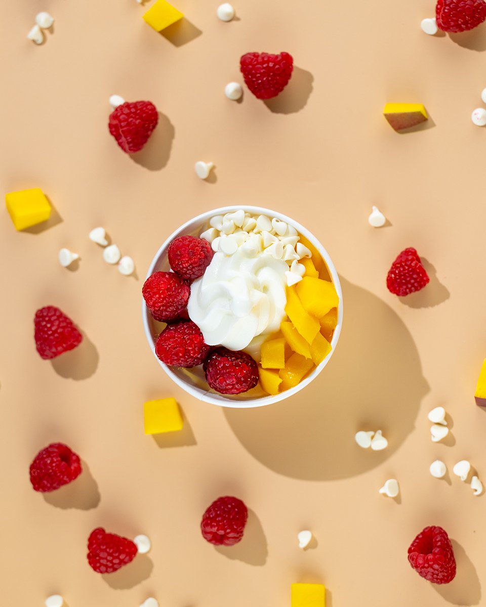 Actual evidence of us still going strong with our fruit-eating New Year’s resolution 👏🍓🥭