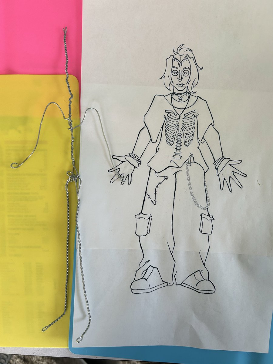 _Pentagone_'s tweet photo. Started building a puppet! https://t.co/owJGrwEMuL