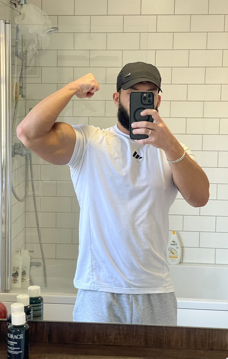 King Leonidas tweet media