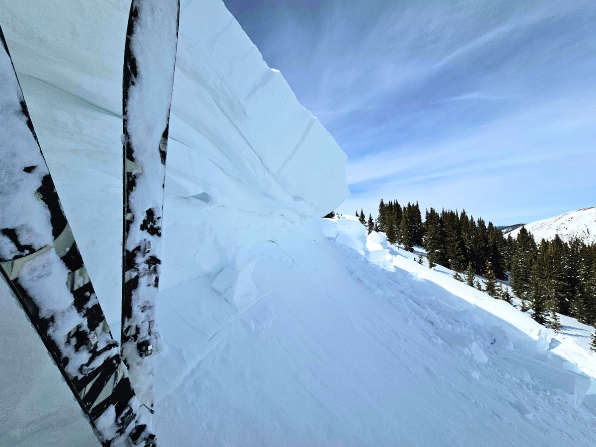 friendsofCAIC's tweet photo. Avalanche safety is a team effort. Community outreach, forecasting operations, and technology updates are not possible without your support.

📷Remotely triggered avalanches near Ashcroft, Feb. 23, 2026 https://t.co/JFxnMx6O5D