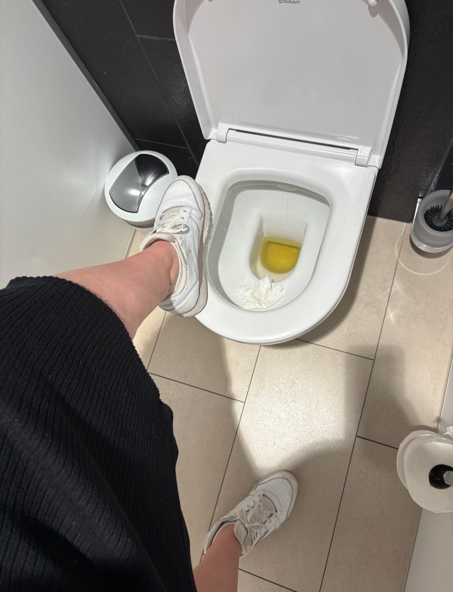 Benutze deine Zunge 👅 Schlampe😈😇
Telegramm:t.me/Lauraaa09