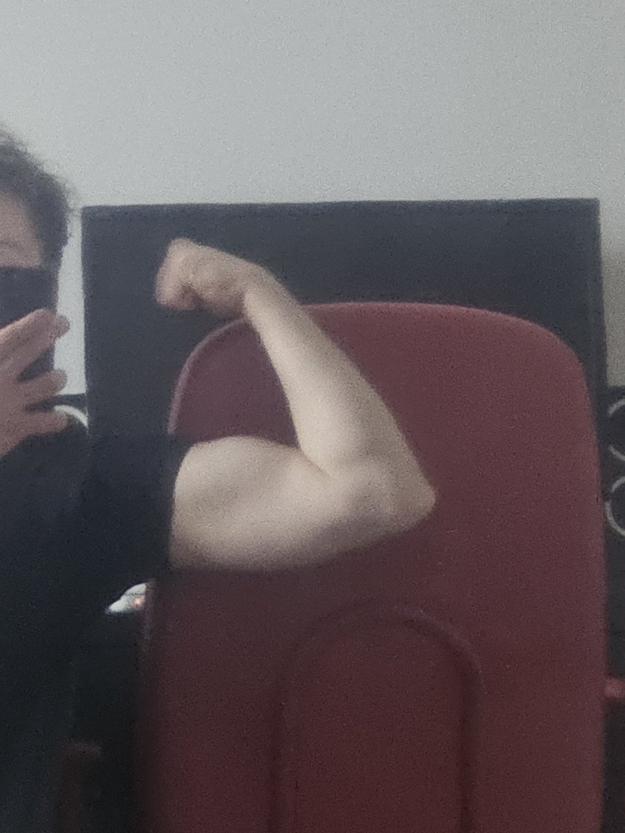 WhyIAmDestiny's tweet photo. @bryan_johnson I'm going all in this year before I hit 40yrs old. Let's grow these bee sting biceps 😂💪#dontdie https://t.co/hozrPdKrrb