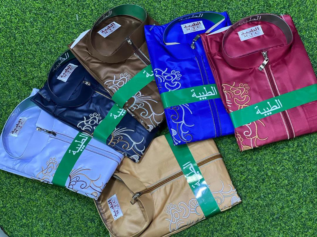 Long sleeves Jalab
#14,000
Comes boxed as seen 
Available in different designs in sizes 56-62