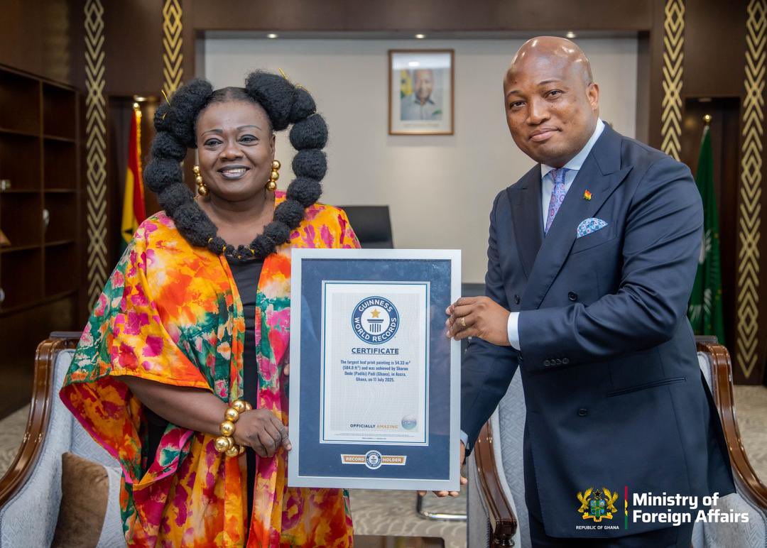 S_OkudzetoAblak's tweet photo. A profound honour to host the distinguished Ghanaian visual artist and architect, Sharon Dede Padi of Padiki Art, and to receive her prestigious Guinness World Record for the largest leaf print painting. 

A true inspiration of how Ghana can take on the world and win. 

As I informed her, we are going to commission our celebrated Ghanaian artists to showcase their extraordinary talent at our embassies and high commissions across the world. 

Congratulations, Madam Padiki.